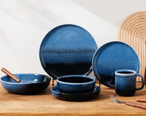 In this small space, the tenderness of time is blurred