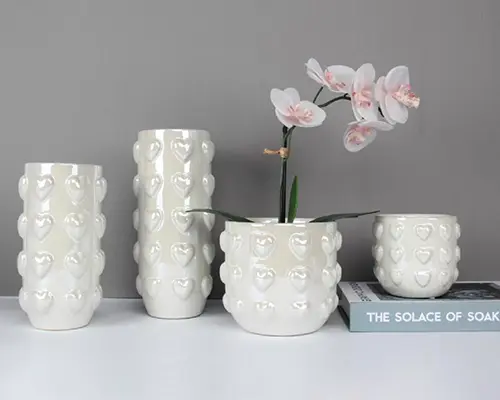 Art treasures that embellish life Art treasures that embellish life