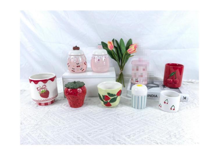 Strawberry and Cherry-Themed Ceramic Candle Holders: Illuminating Life with Sweet Childlike Fun